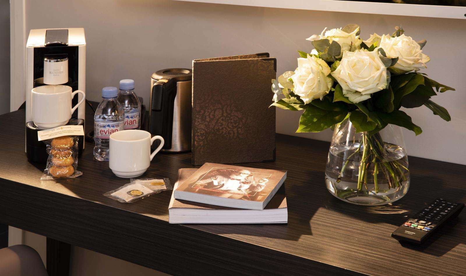 Hotel Country Club Yvré-lʼÉvêque Habitación foto